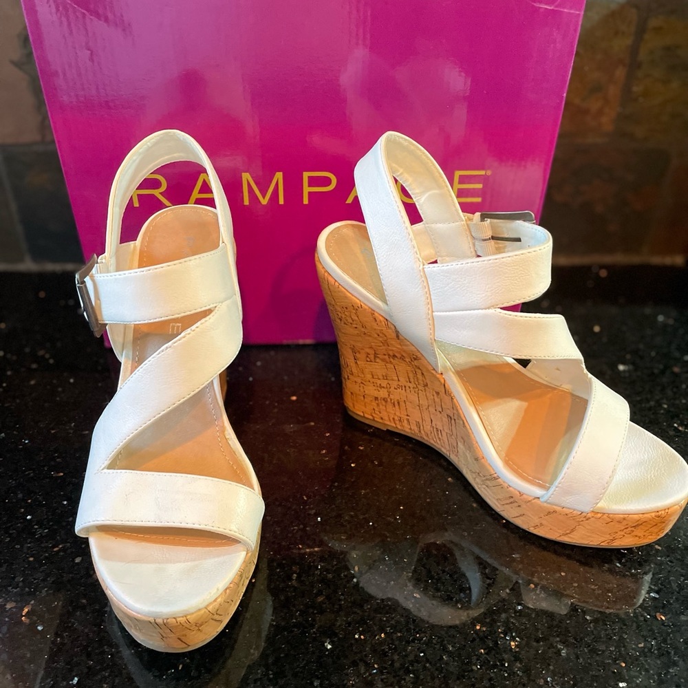 Rampage Hellman Wedge Sandal sz 7 LN